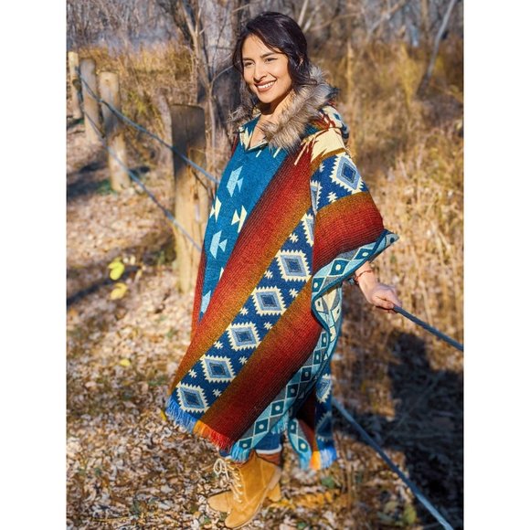 American Honey Poncho with Faux Fur Hood - Picture 5 of 5